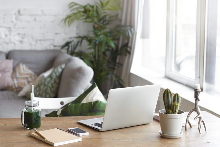 modern-workspace-with-bright-ambient-1-2048x1365.jpg